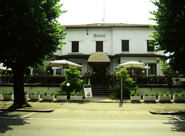 Hotel Michelangelo Arona Dış mekan fotoğraf